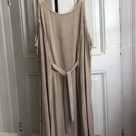 Handmade tan midi dress - Picture 3 of 5